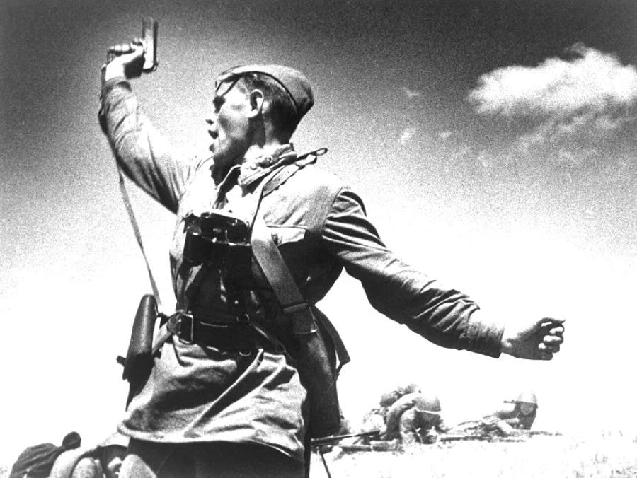 Câu chuyện đặc biệt về bức ảnh nổi tiếng trong Chiến tranh Vệ quốc vĩ đại