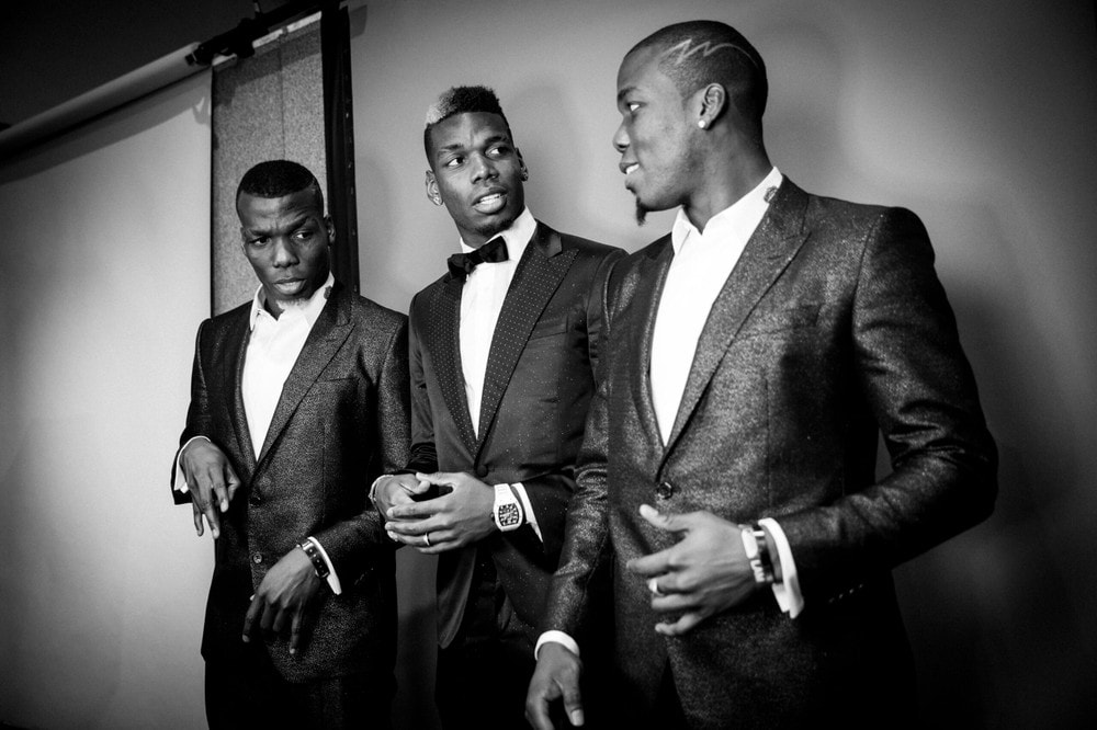 Có những góc khuất trong cuộc đời của Pogba khiến anh bị ảnh hưởng đến khả năng chơi bóng. Ảnh: GETTY. bong-toi-sau-hao-quang-san-co-cua-ngoi-sao-paul-pogba (2).jpg