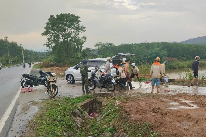 Sét đánh 7 người thương vong tại Kon Tum - 1 Sét đánh 7 người thương vong tại Kon Tum - 1