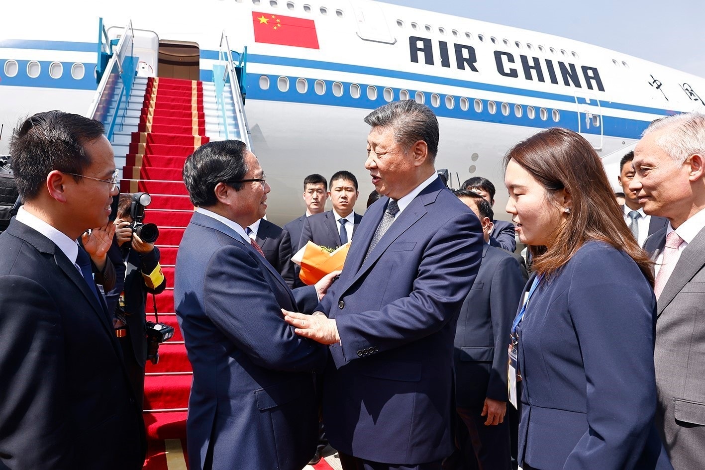 Tổng Bí thư, Chủ tịch Trung Quốc rời Hà Nội, kết thúc chuyến thăm Việt Nam - 2 Tổng Bí thư, Chủ tịch Trung Quốc rời Hà Nội, kết thúc chuyến thăm Việt Nam - 2