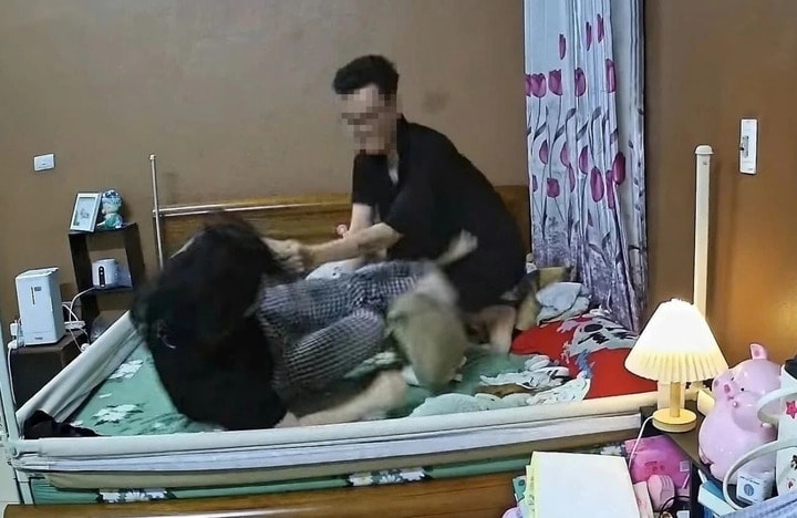 Từ lúc nào mạng xã hội trở thành phiên tòa hôn nhân? Hình ảnh nam DJ hành hung vợ lan truyền trên mạng xã hội. (Ảnh cắt từ video).