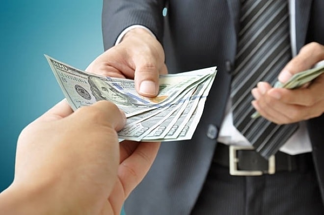 Người phụ nữ giả câm suốt 16 năm để nhận tiền trợ cấp. Ảnh: Istock