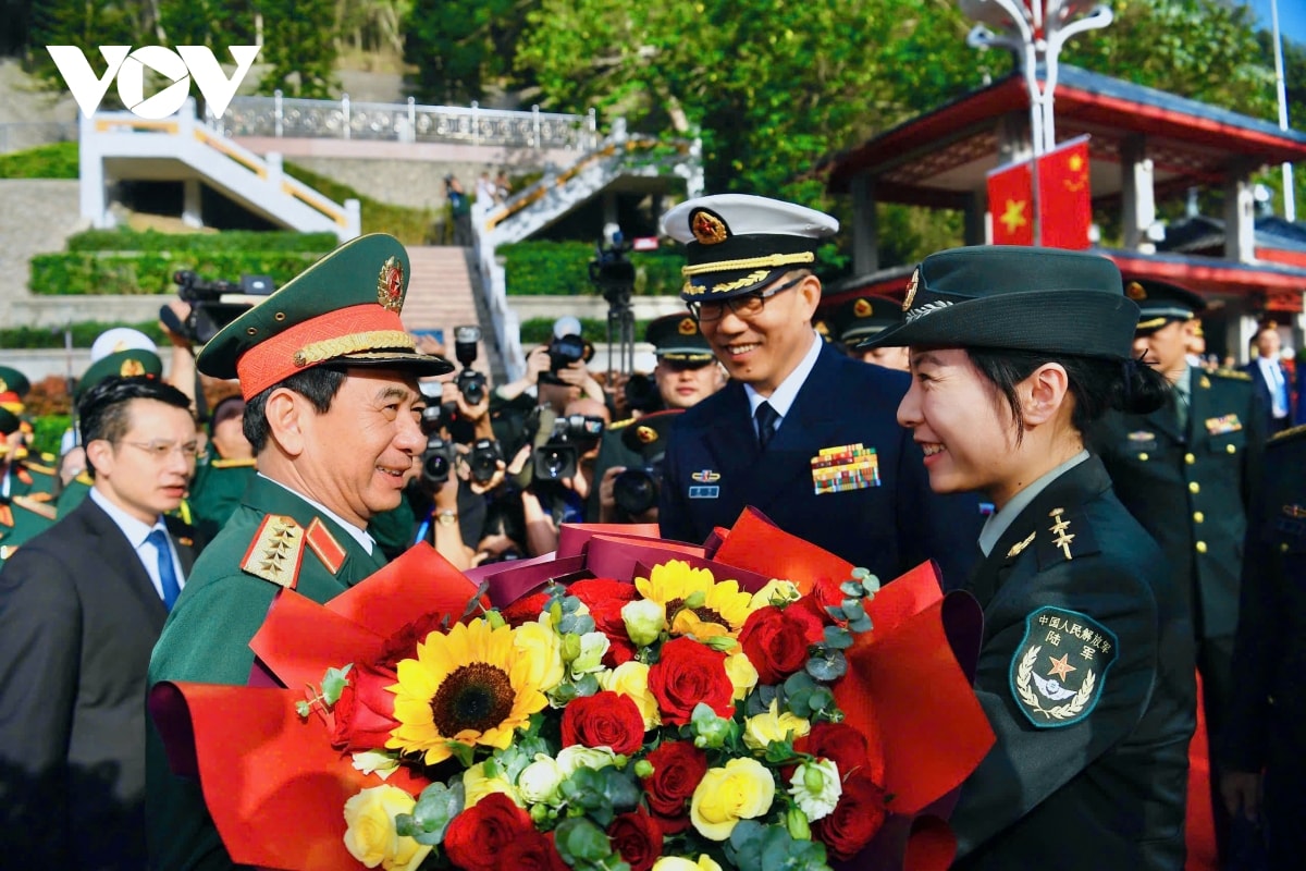 Dai tuong phan van giang du giao luu huu nghi quoc phong bien gioi viet - trung hinh anh 8
