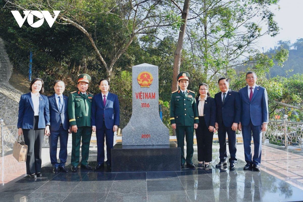 Dai tuong phan van giang du giao luu huu nghi quoc phong bien gioi viet - trung hinh anh 4