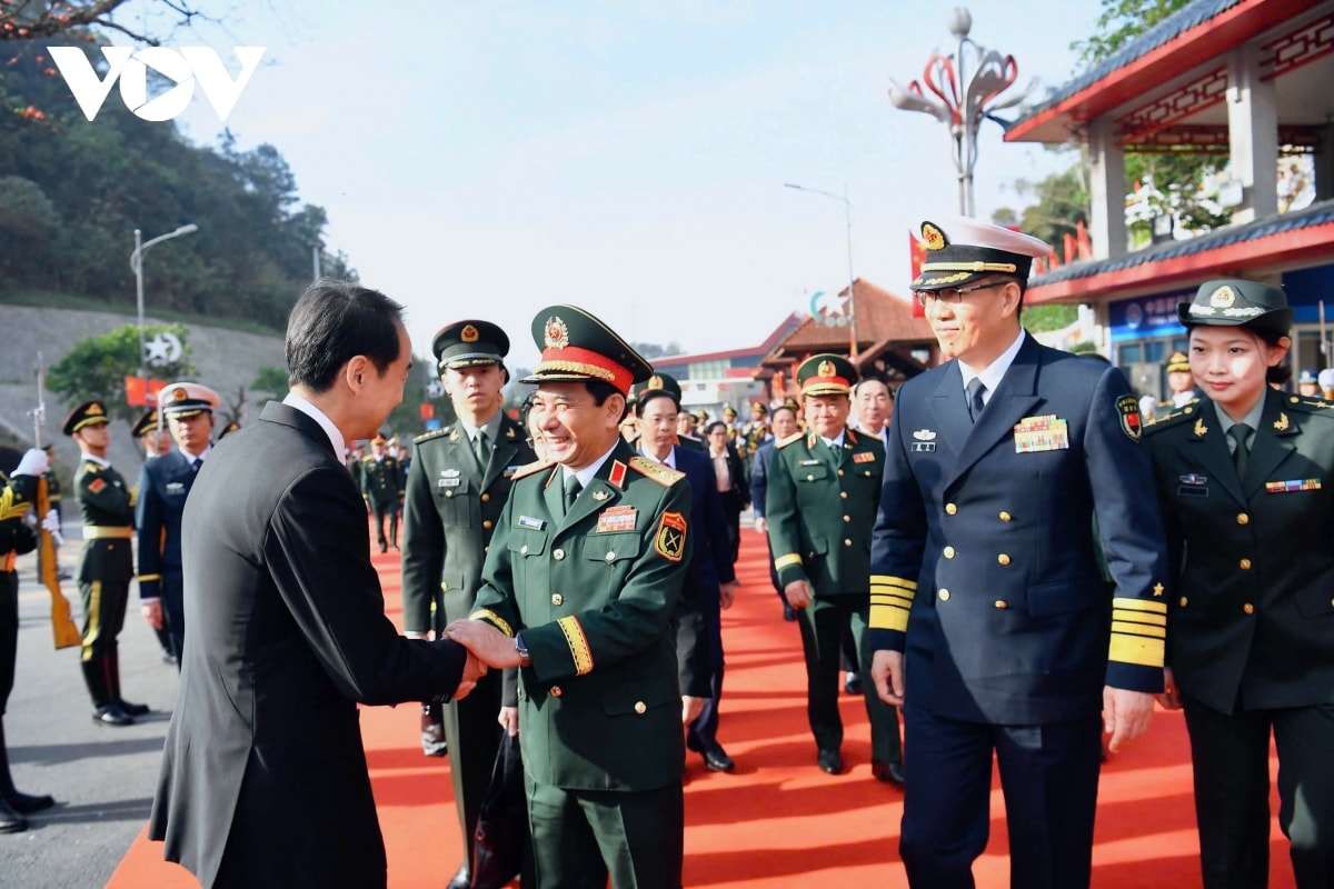 Dai tuong phan van giang du giao luu huu nghi quoc phong bien gioi viet - trung hinh anh 6