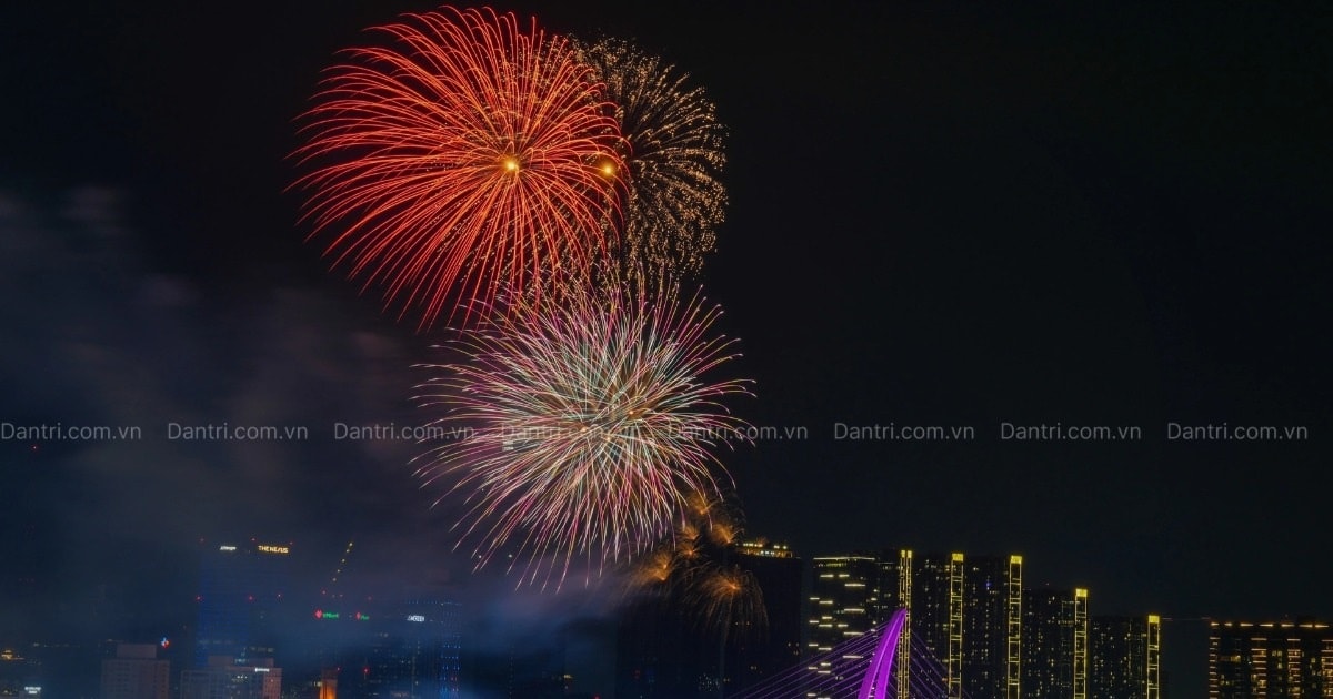 TPHCM bắn pháo hoa tầm cao, biểu diễn máy bay không người lái tối nay
