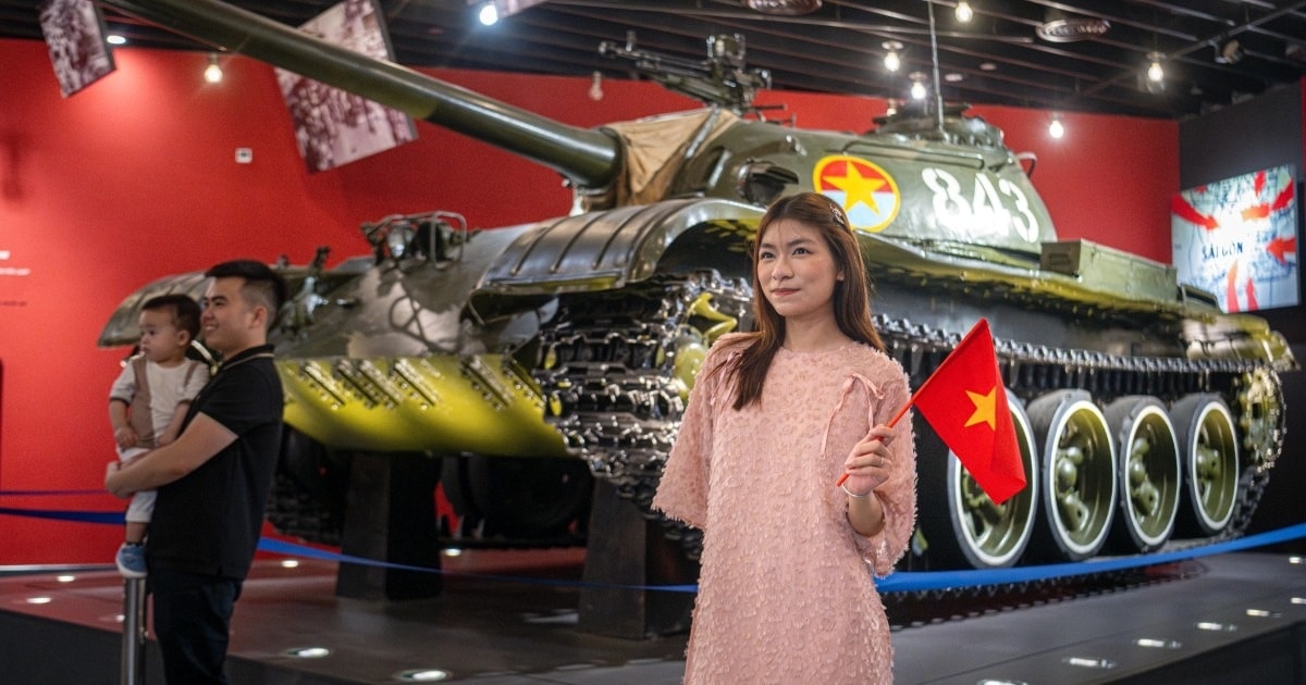 Chiêm ngưỡng những kỷ vật hào hùng gắn với ngày 30/4 lịch sử