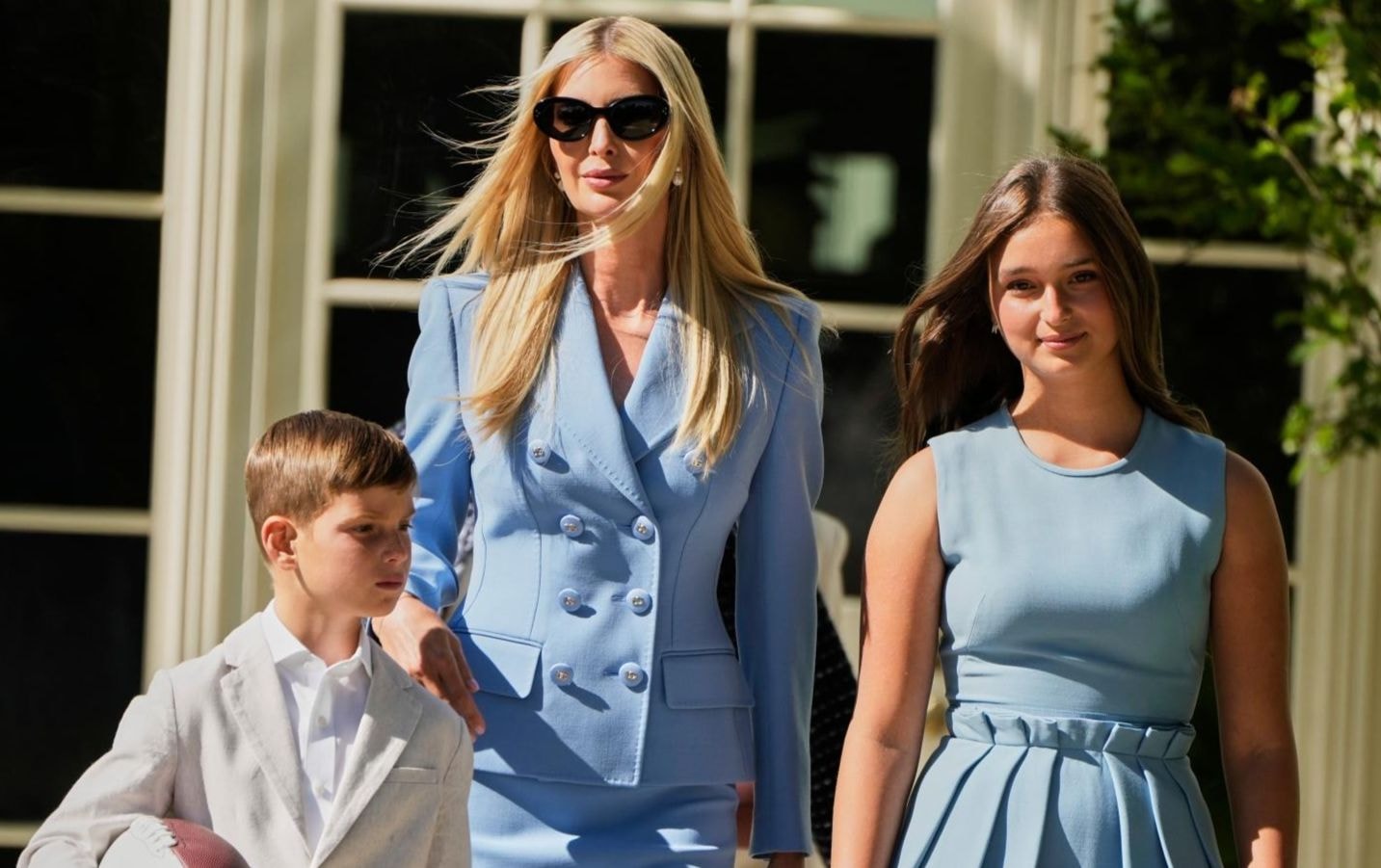 イヴァンカ トランプ 直筆サイン入りフォト 証明書付き イヴァンカ