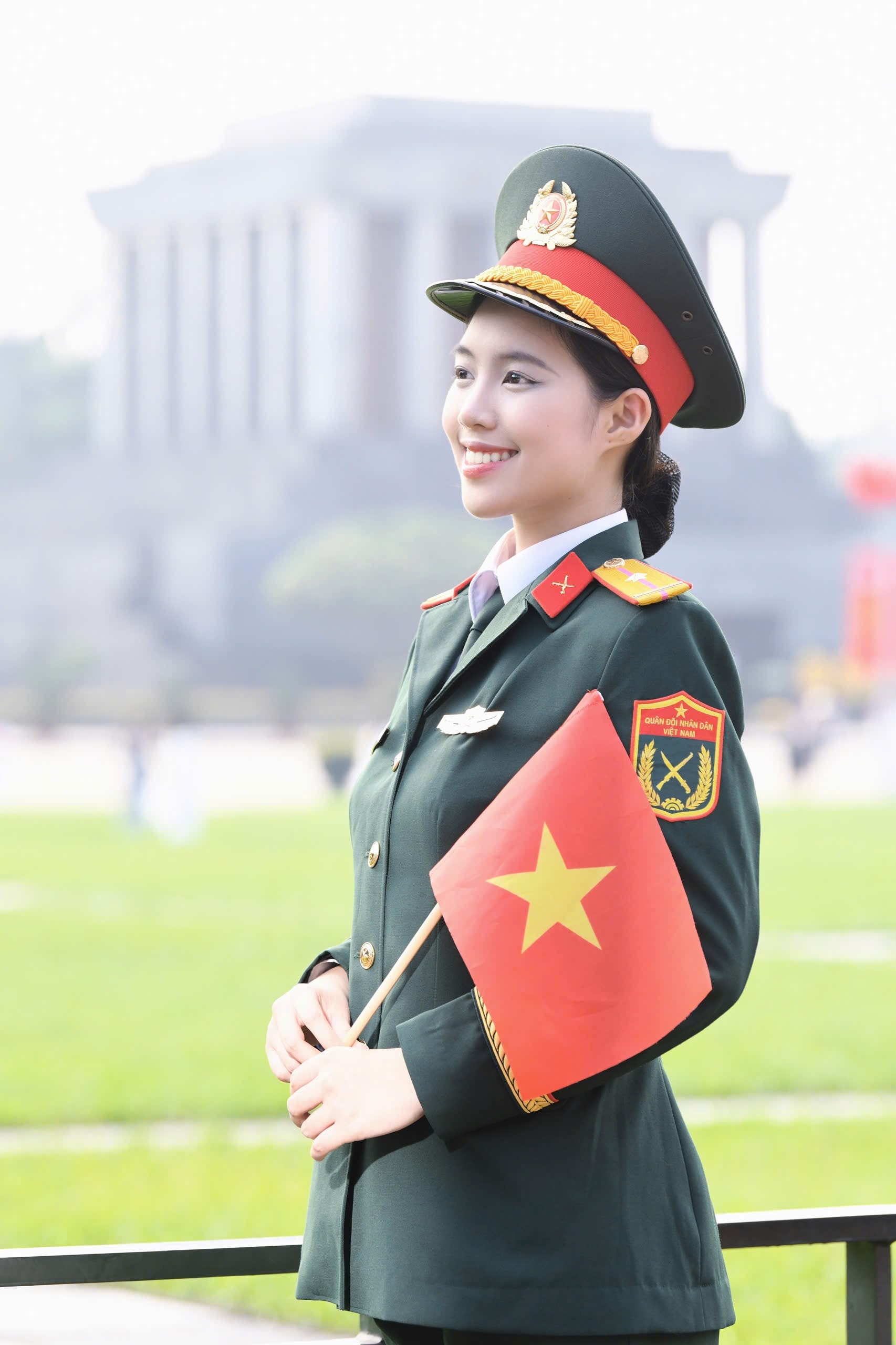 ミス・ベトナムに出場した女性兵士たちは、家族の革命の伝統を守り続け