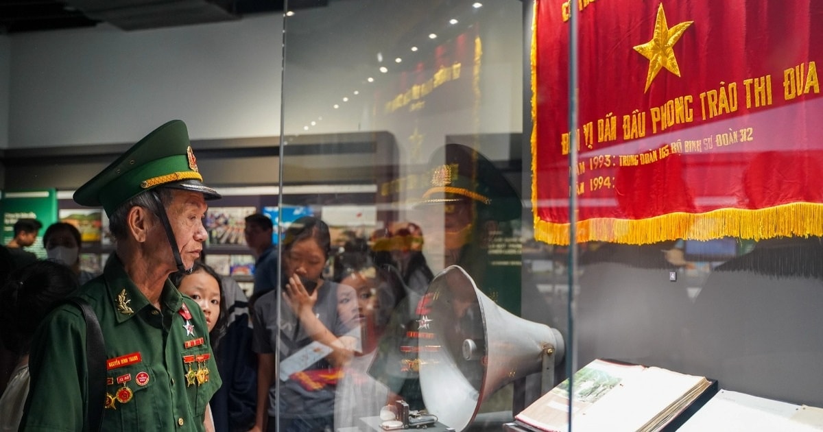 Công viên, bảo tàng ở Hà Nội đông nghịt khách trong kỳ nghỉ lễ