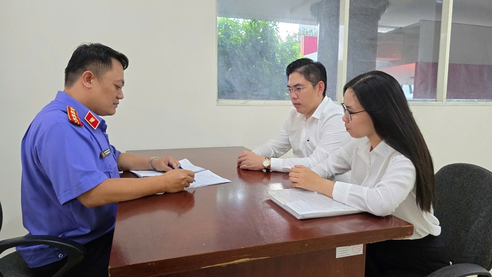 Vụ nữ sinh tử vong do tai nạn ở Vĩnh Long: VKSND Tối cao làm việc với luật sư đại diện gia đình ông Phúc Vụ nữ sinh tử vong do tai nạn ở Vĩnh Long: VKSND Tối cao làm việc với luật sư đại diện gia đình ông Phúc