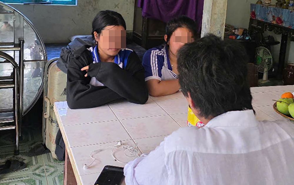 Hai bạn học kể lại diễn biến vụ nữ sinh tử vong ở Vĩnh Long: Xe tải gây tai nạn chiếm hết đường Hai bạn học kể lại diễn biến vụ nữ sinh tử vong ở Vĩnh Long: Xe tải gây tai nạn chiếm hết đường