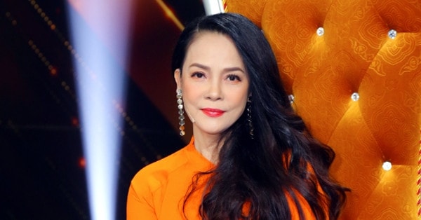 Ca sĩ Hồng Hạnh thông báo ly hôn chồng doanh nhân hơn 18 tuổi