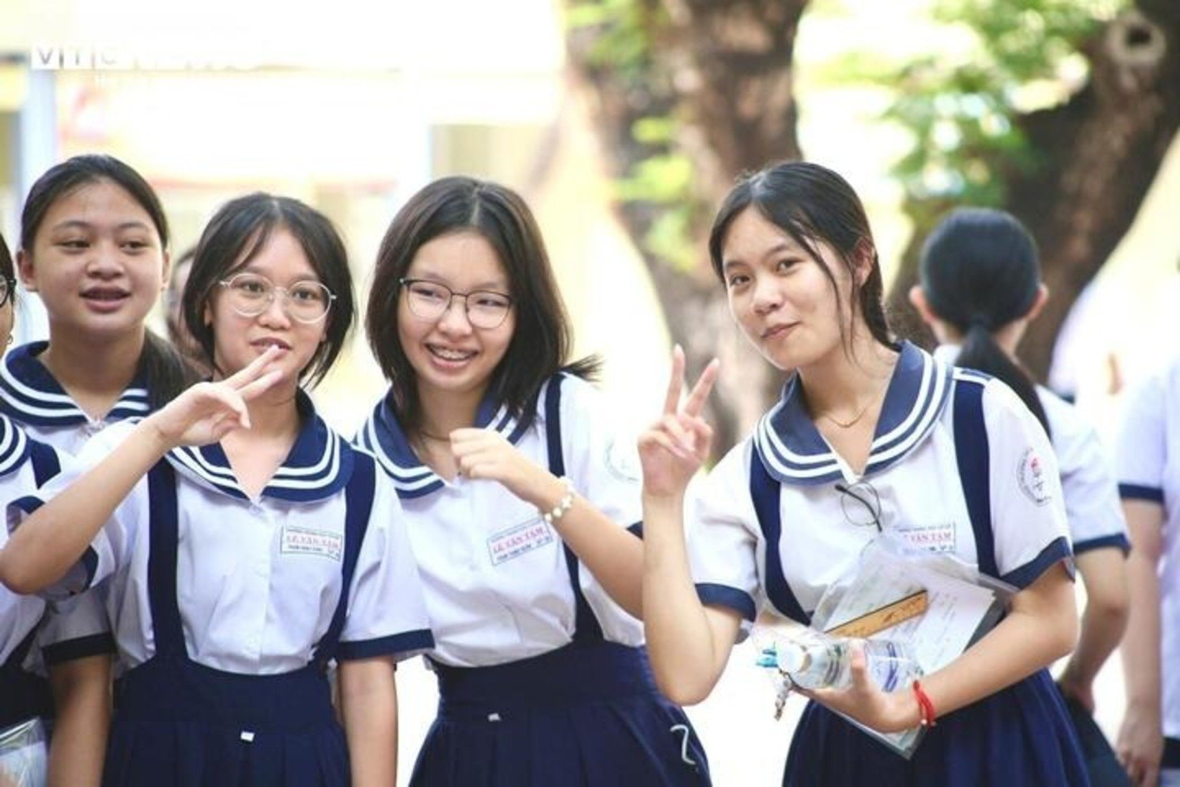 Miễn phí dạy 2 buổi/ngày từ năm học tới Miễn phí dạy 2 buổi/ngày từ năm học tới