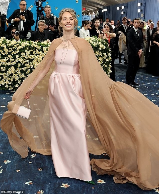 Lisa (BalckPink) vào danh sách mặc xấu nhất Met Gala 2025 ảnh 12