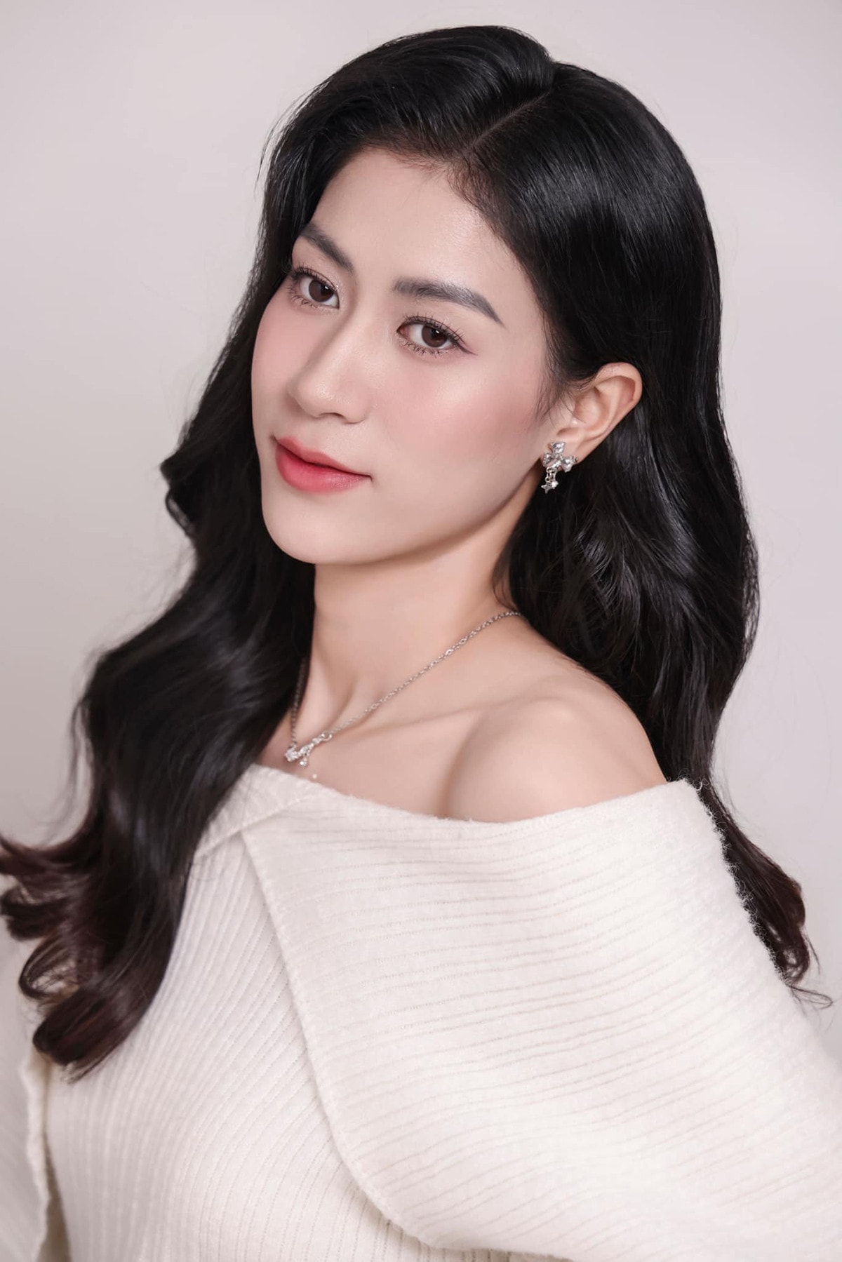 hoang kieu trinh 10.jpg