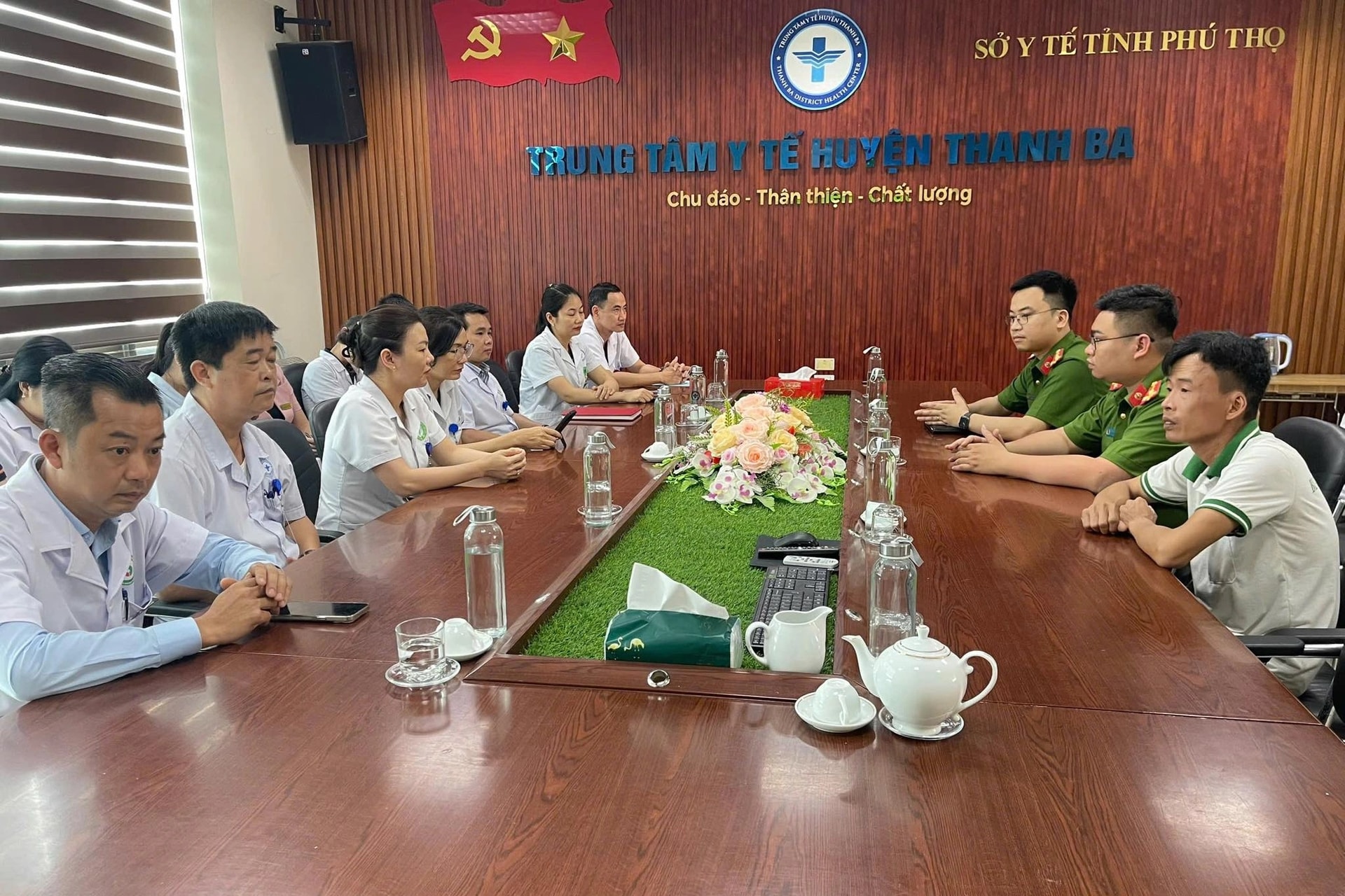 Không xử lý hình sự người đàn ông tấn công nhân viên y tế ở Phú Thọ - 1 Không xử lý hình sự người đàn ông tấn công nhân viên y tế ở Phú Thọ