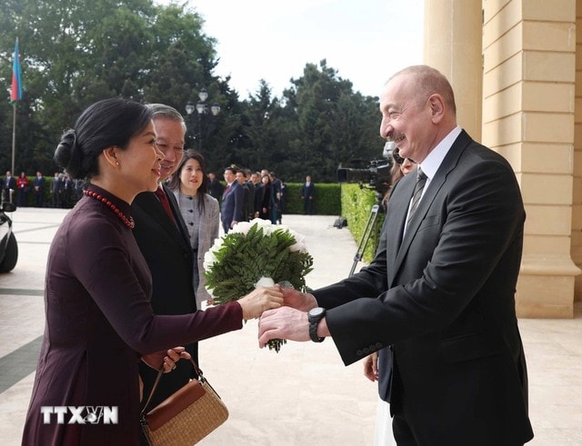 Lễ đón Tổng Bí thư Tô Lâm và Phu nhân thăm cấp Nhà nước Azerbaijan- Ảnh 5. Lễ đón Tổng Bí thư Tô Lâm và Phu nhân thăm cấp Nhà nước Azerbaijan- Ảnh 5.