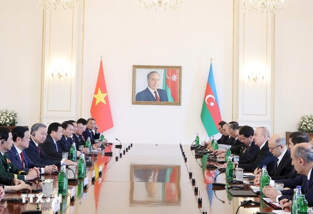 Lễ đón Tổng Bí thư Tô Lâm và Phu nhân thăm cấp Nhà nước Azerbaijan- Ảnh 12. Lễ đón Tổng Bí thư Tô Lâm và Phu nhân thăm cấp Nhà nước Azerbaijan- Ảnh 12.