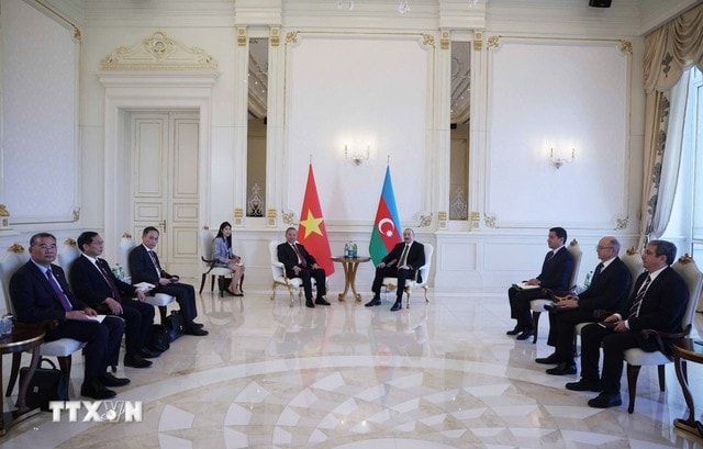 Lễ đón Tổng Bí thư Tô Lâm và Phu nhân thăm cấp Nhà nước Azerbaijan- Ảnh 10. Lễ đón Tổng Bí thư Tô Lâm và Phu nhân thăm cấp Nhà nước Azerbaijan- Ảnh 10.