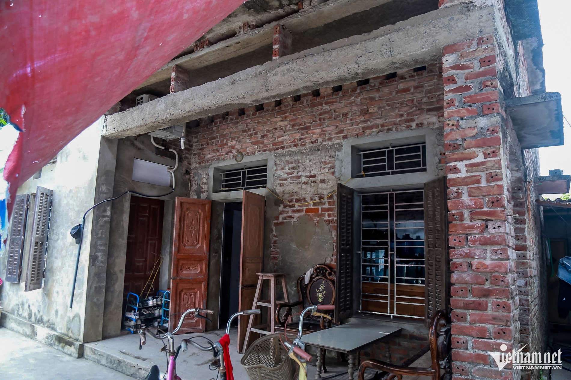 Xót xa cảnh bên trong nhà trọ của cháu bé vụ ‘nộp tiền mới cấp cứu’ ở Nam Định Xót xa cảnh bên trong nhà trọ của cháu bé vụ ‘nộp tiền mới cấp cứu’ ở Nam Định