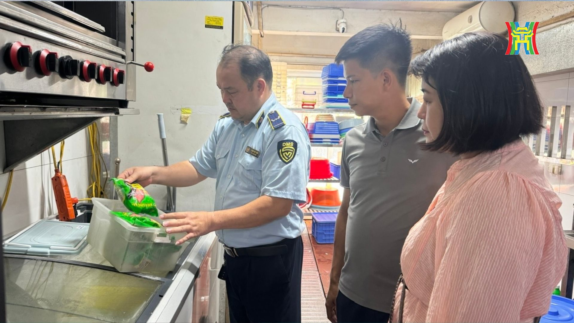Kiểm tra đột xuất cơ sở ‘Lòng xe điếu’ ở Hà Nội, chủ quán nói gì? Kiểm tra đột xuất cơ sở ‘Lòng xe điếu’ ở Hà Nội, chủ quán nói gì?