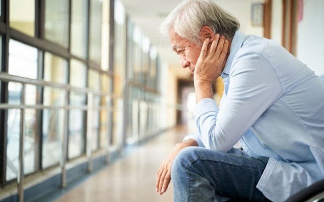 Ông lão 74 tuổi lương hưu cao, tiền tiết kiệm vài tỷ nhưng thấy khổ hơn cả người nghèo ở quê: Lý do ai nghe cũng chạnh lòng - Ảnh 2.