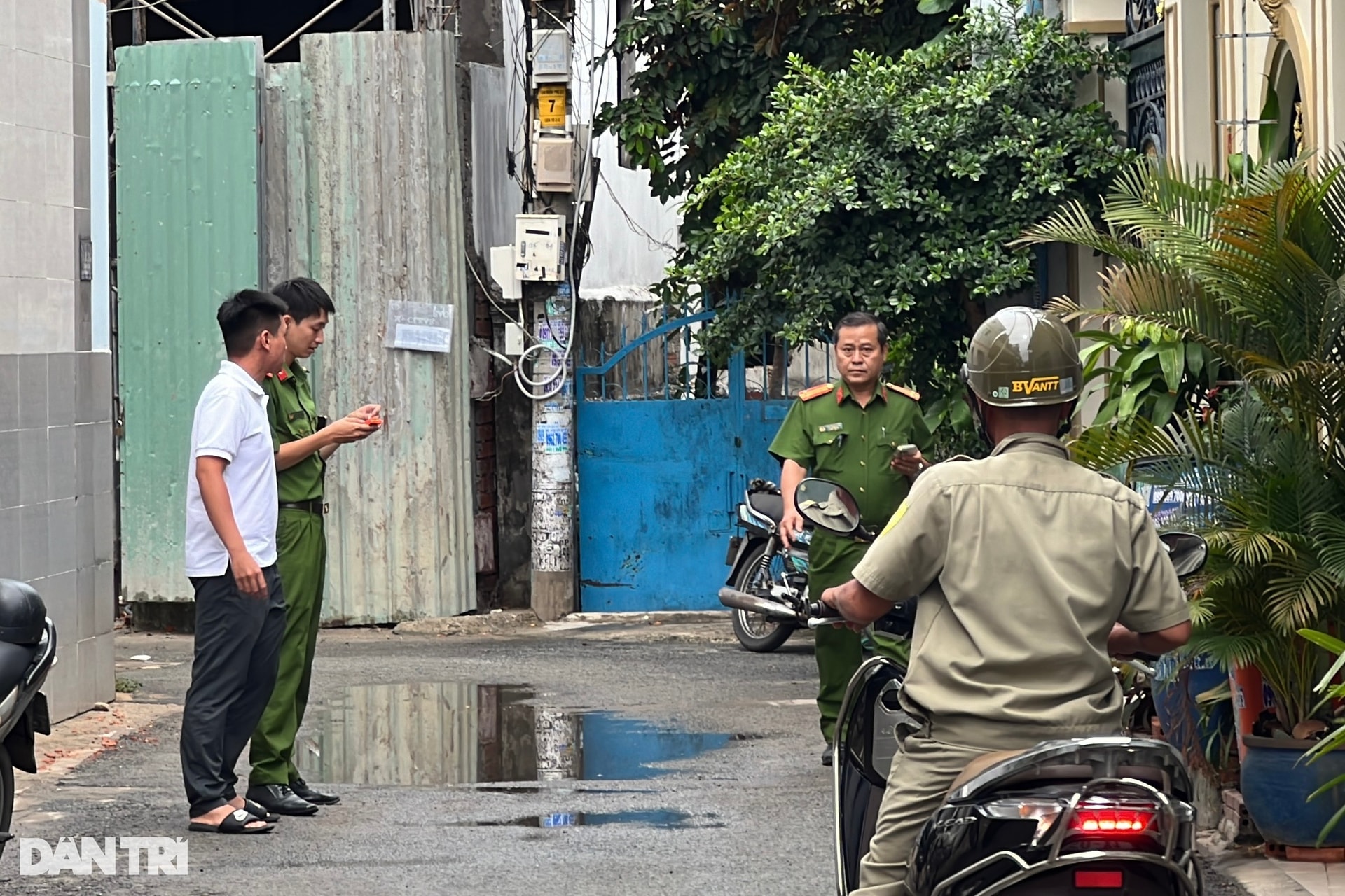 Truy tìm thợ hàn trong vụ nổ làm 2 người tử vong ở TPHCM - 2 Truy tìm thợ hàn trong vụ nổ làm 2 người tử vong ở TPHCM - 2