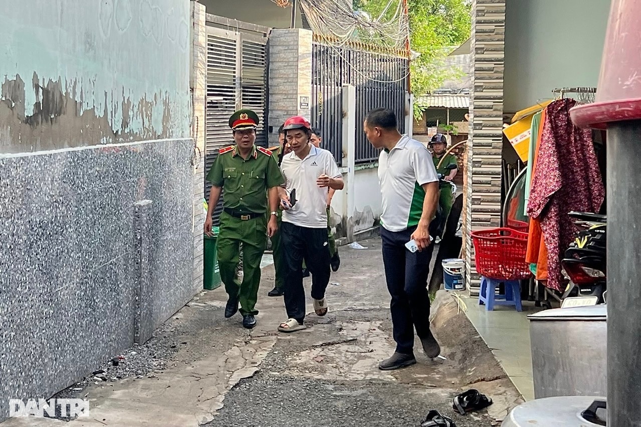 Truy tìm thợ hàn trong vụ nổ làm 2 người tử vong ở TPHCM - 1 Truy tìm thợ hàn trong vụ nổ làm 2 người tử vong ở TPHCM - 1