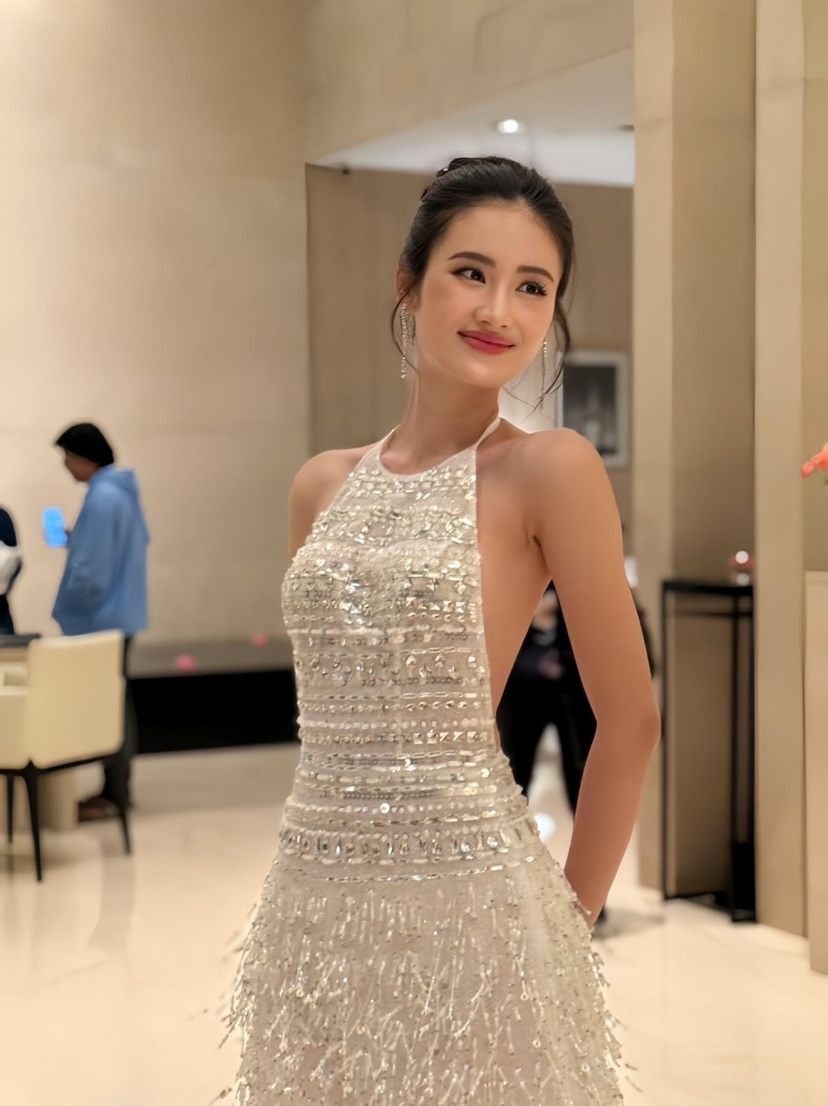 Miss World 2025: Hoa hậu Ý Nhi tiếp tục gây ấn tượng với trang phục nổi bật ảnh 1