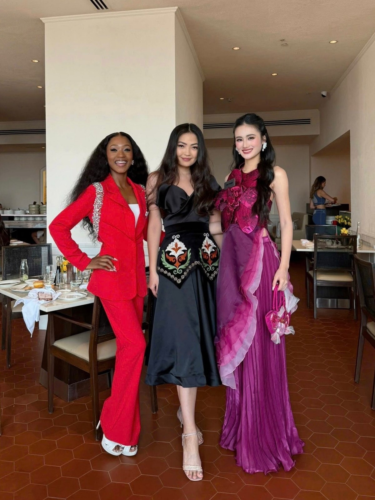 Miss World 2025: Hoa hậu Ý Nhi tiếp tục gây ấn tượng với trang phục nổi bật ảnh 3