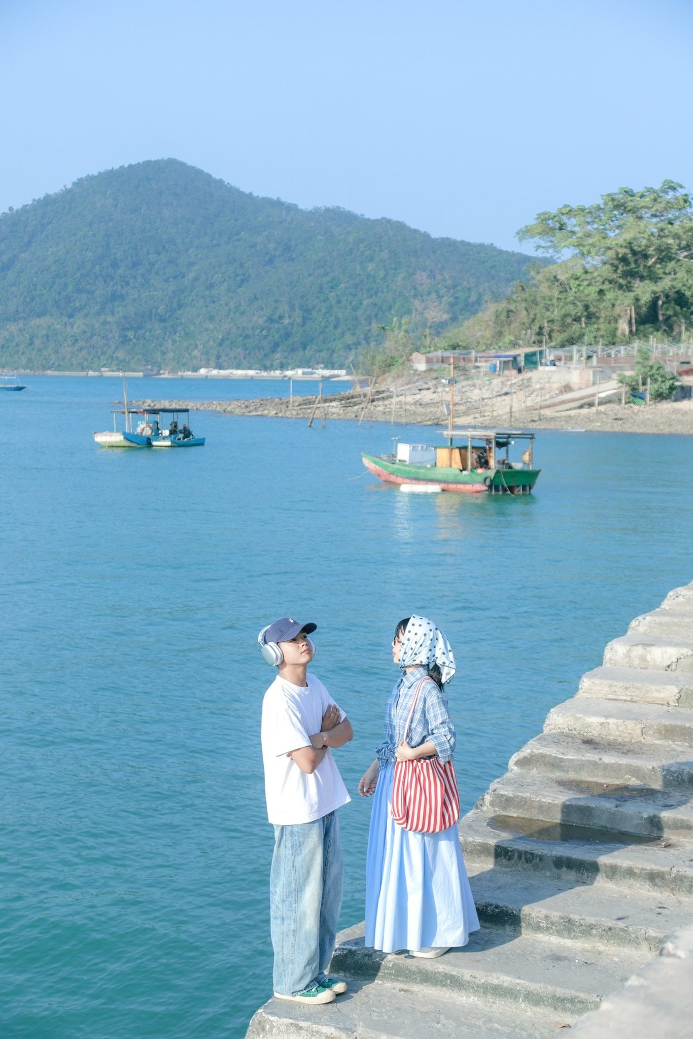 Khám phá 'Viên ngọc xanh' của biển miền Bắc - 6