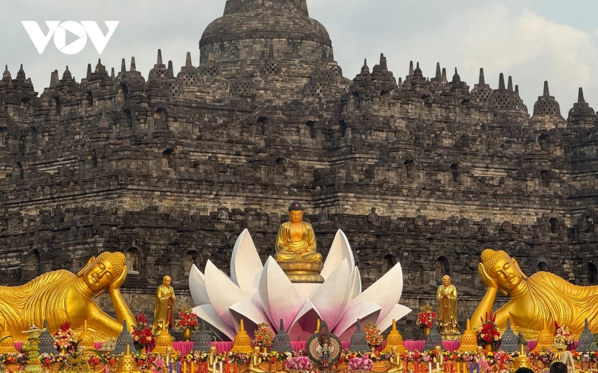 hoa hop ton giao o indonesia trong le hoi vesak 2025 hinh anh 1