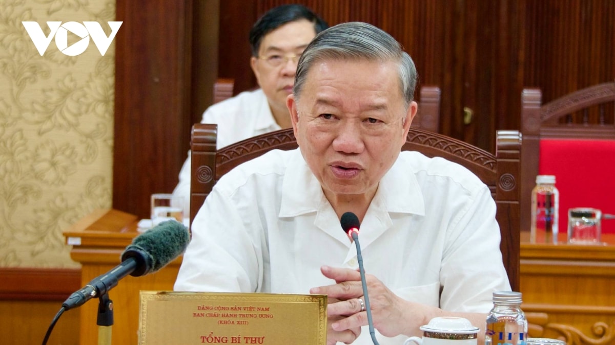 Tổng Bí thư chủ trì cuộc họp về việc lấy ý kiến nhân dân sửa đổi Hiến pháp 2013 Tổng Bí thư chủ trì cuộc họp về việc lấy ý kiến nhân dân sửa đổi Hiến pháp 2013