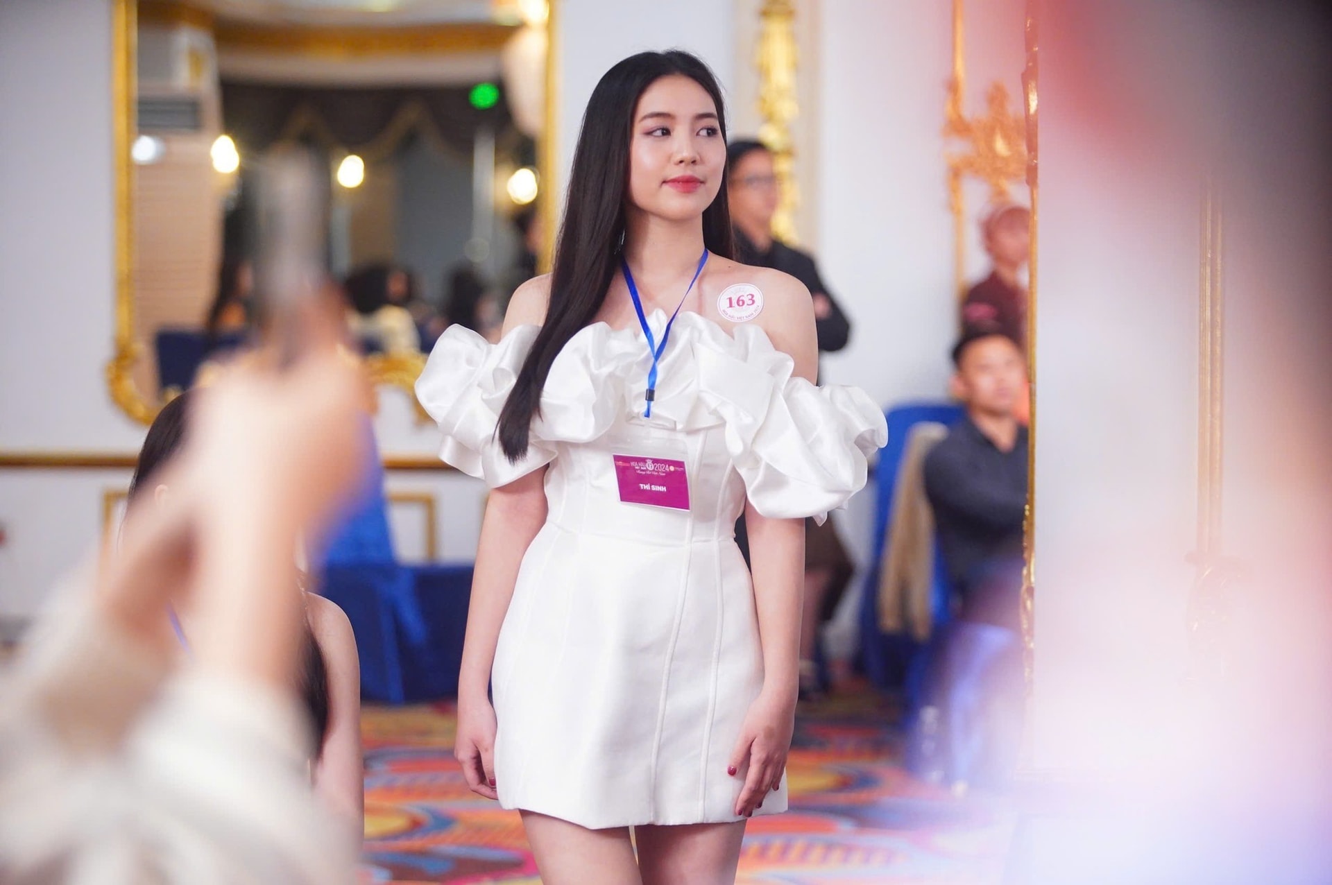 미스 베트남 대회에 참가한 여군들의 눈부신 아름다움