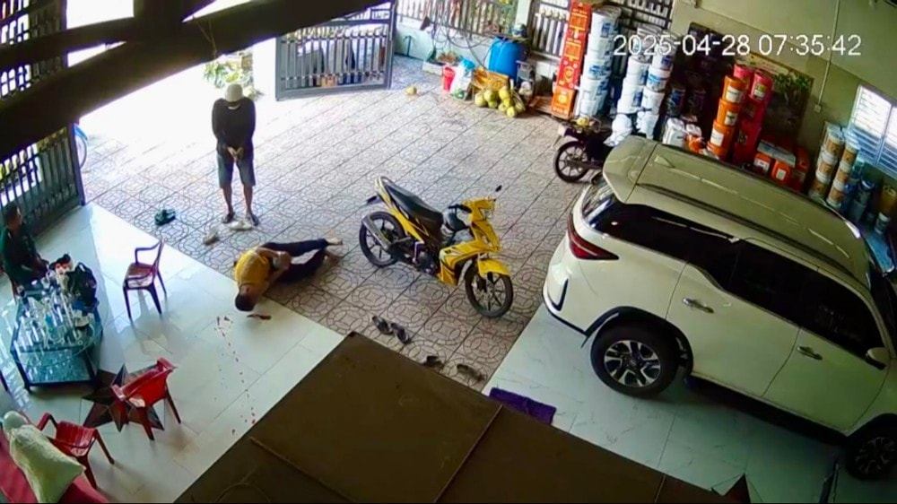 Công an thông tin về clip ‘bắt khẩn cấp 1 cán bộ cấp cao’ liên quan vụ nổ súng ở Vĩnh Long Công an thông tin về clip ‘bắt khẩn cấp 1 cán bộ cấp cao’ liên quan vụ nổ súng ở Vĩnh Long