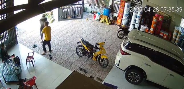 Tài xế trong vụ nổ súng ở Vĩnh Long bị liệt nửa người, còn vỏ đạn li ti trong não