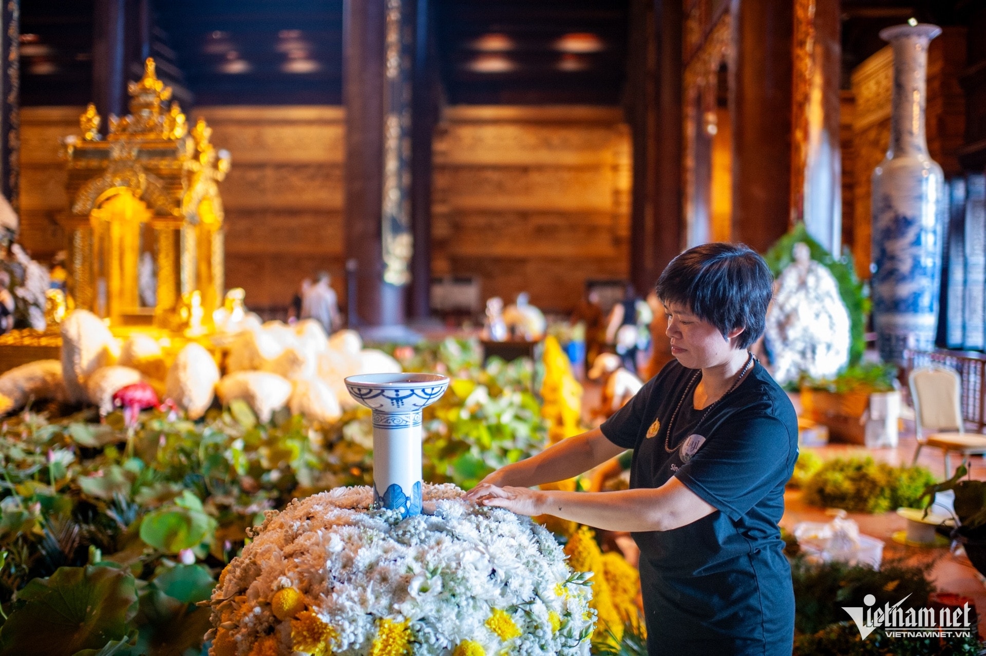 Gặp người thiết kế mô hình hoa sen 18 cánh ôm tháp xá lợi Đức Phật ở chùa Tam Chúc Gặp người thiết kế mô hình hoa sen 18 cánh ôm tháp xá lợi Đức Phật ở chùa Tam Chúc