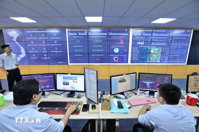 Nghị quyết 57 của Bộ Chính trị đã tạo bước đột phá trong đầu tư phát triển hạ tầng chuyển đổi số. (Ảnh: Minh Quyết/TTXVN) ttxvn-nghi-quyet-57.jpg