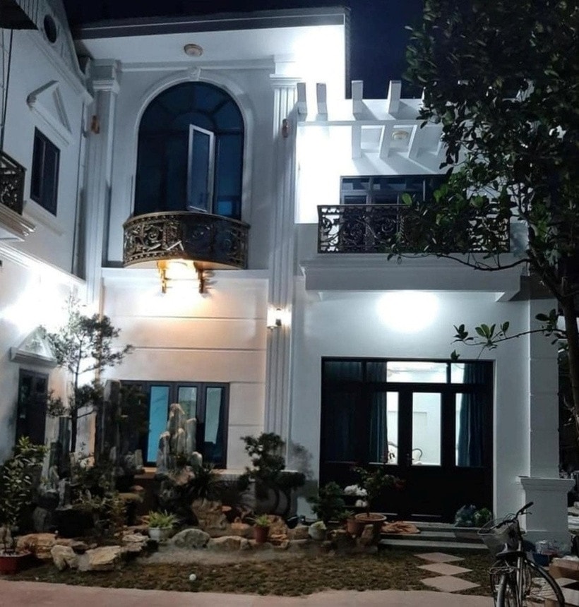 co ngoi trieu do cua sao viet ngam biet thu hoanh trang hoa minzy xay tang bo me o bac ninh 4e4759868bdd445988651942230f 1094