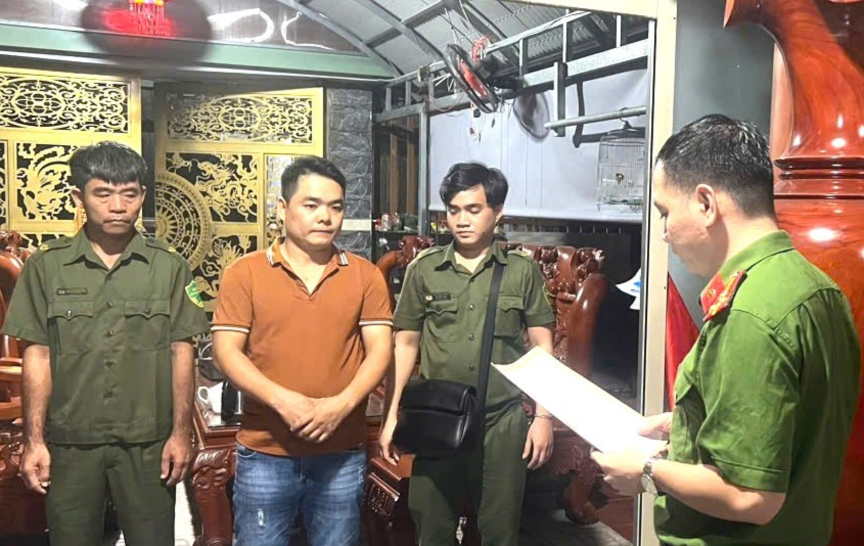 Đồng Nai: Tạm giữ Chủ tịch phường và 5 người môi giới, nhận hối lộ Đồng Nai: Tạm giữ Chủ tịch phường và 5 người môi giới, nhận hối lộ