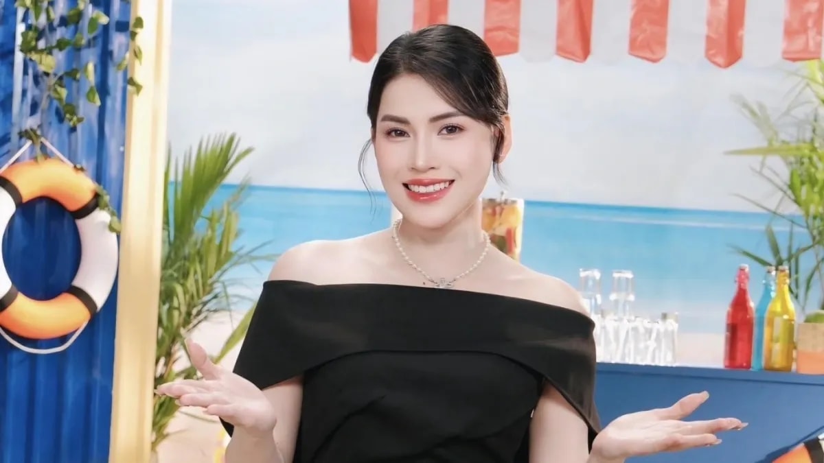 Chiến thần Võ Hà Linh nhiều lần livestream dậy sóng, bán hàng rẻ như cho