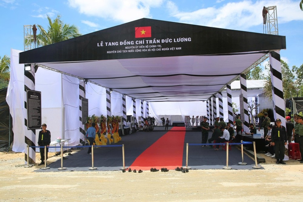 ben-trong-khu-vuc-tang-le-nguyen-chu-tich-nuoc-tran-duc-luong-2.jpg