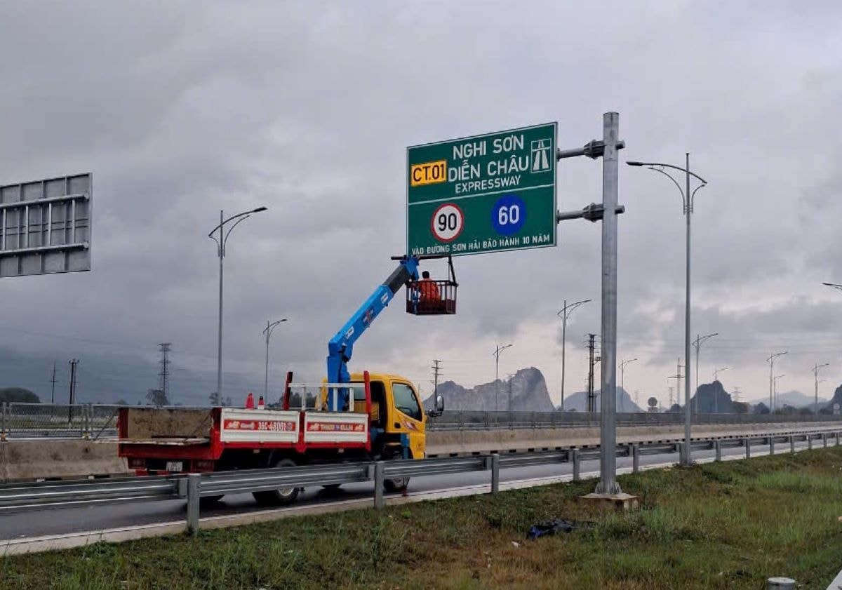 Tập đoàn Sơn Hải có đơn đề nghị Công an vào cuộc làm rõ việc bị phá biển cam kết bảo hành 10 năm trên tuyến cao tốc Nghi Sơn - Diễn Châu. Ảnh: Minh Hoàng