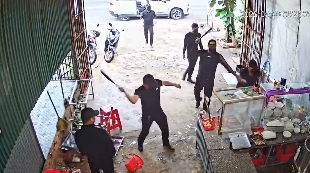 đập phá quán phở.jpg
