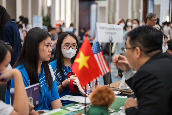 Mỹ dừng cấp mới visa du học, nhiều học sinh Việt ‘như chim vỡ tổ’ Mỹ dừng cấp mới visa du học, nhiều học sinh Việt ‘như chim vỡ tổ’