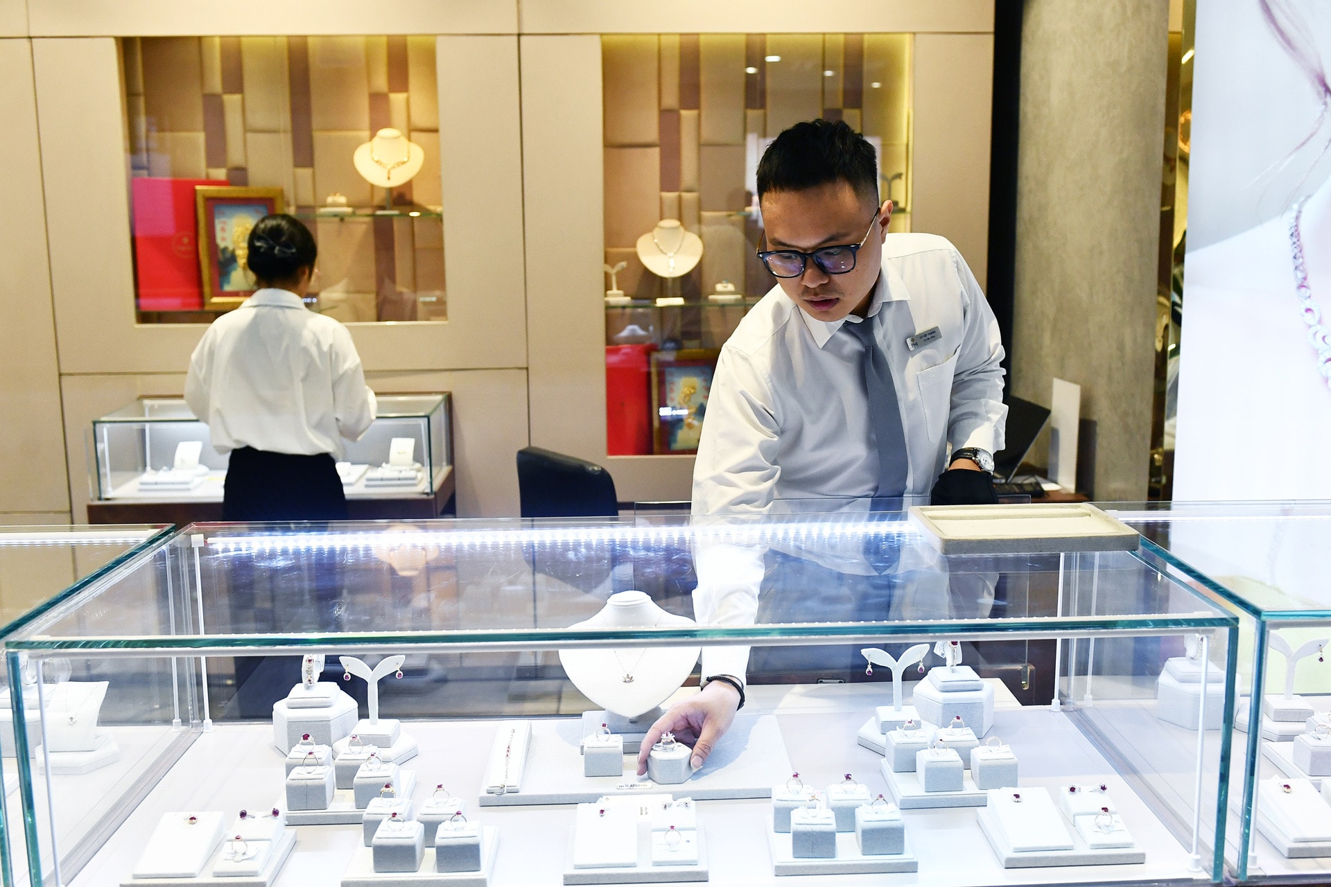 PNJ bị chuyển hồ sơ sang công an, giá cổ phiếu diễn biến thế nào? PNJ bị chuyển hồ sơ sang công an, giá cổ phiếu diễn biến thế nào?