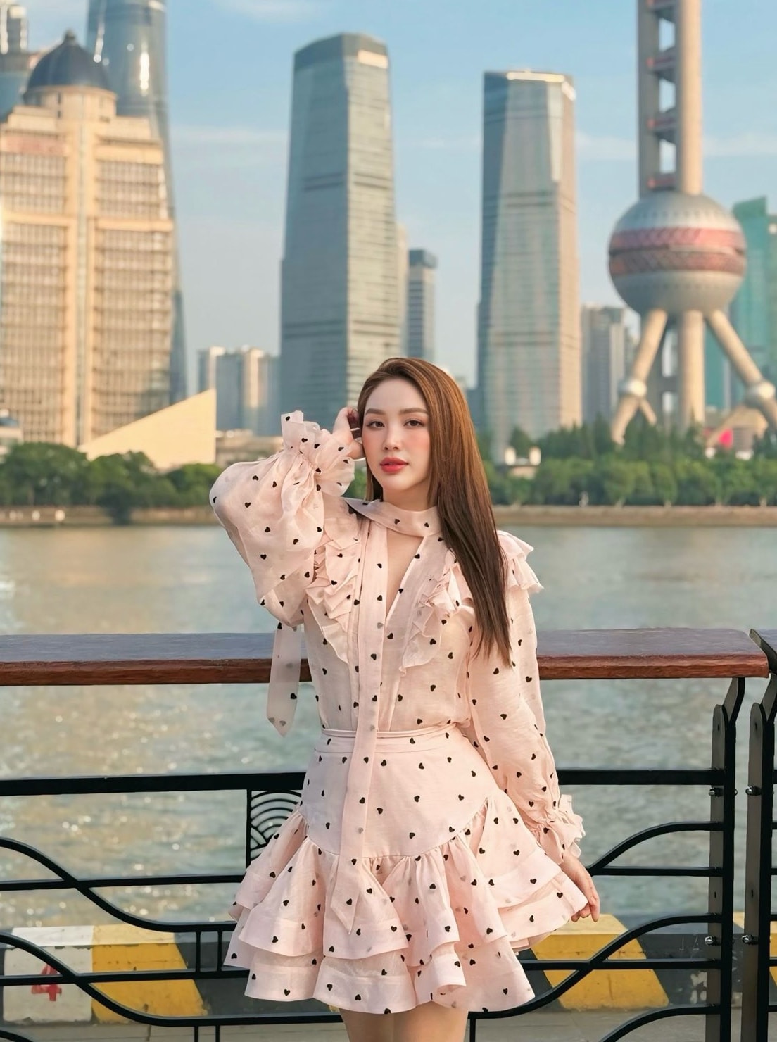 sao viet 3 6 nsUt quach thu phuong dep rang ro o tuoi u50 hinh anh 2