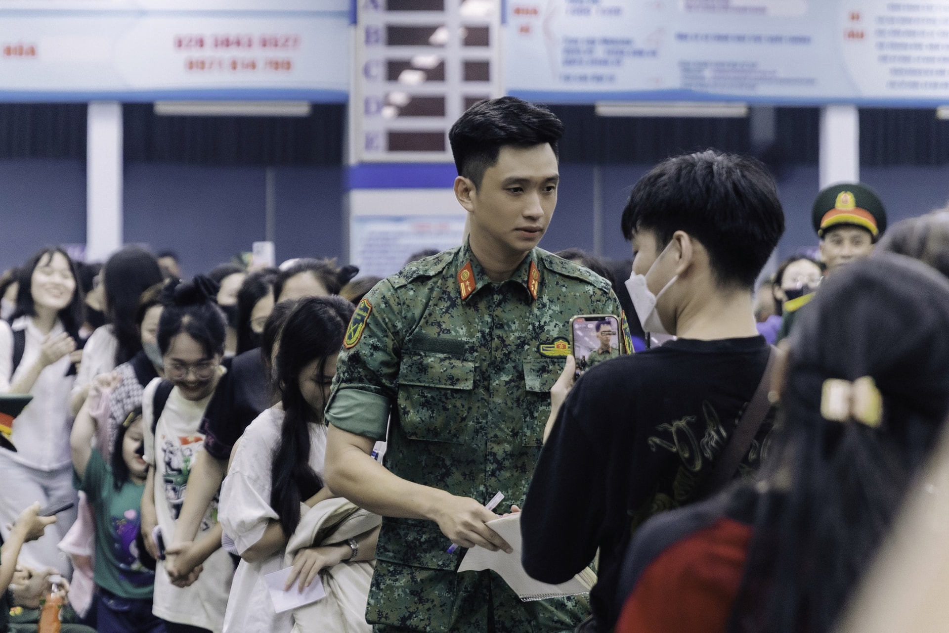 Image hình ảnh hình ảnh hình ảnh hình ảnh hình ảnh hình ảnh Lê Hoàng Anh - Loạt ảnh mới nhất của chiến sĩ Lê Hoàng Hiệp tiếp tục dậy sóng MXH