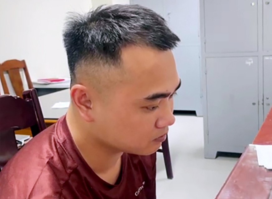 Trịnh Ngọc Linh khai nhận về các chiêu trò lừa đảo tại khu tự trị Campuchia. Ảnh: SƠN HÀ Chiêu trò của 13 đối tượng trong đường dây lừa đảo trong khu tự trị ở Campuchia - 3.jpg